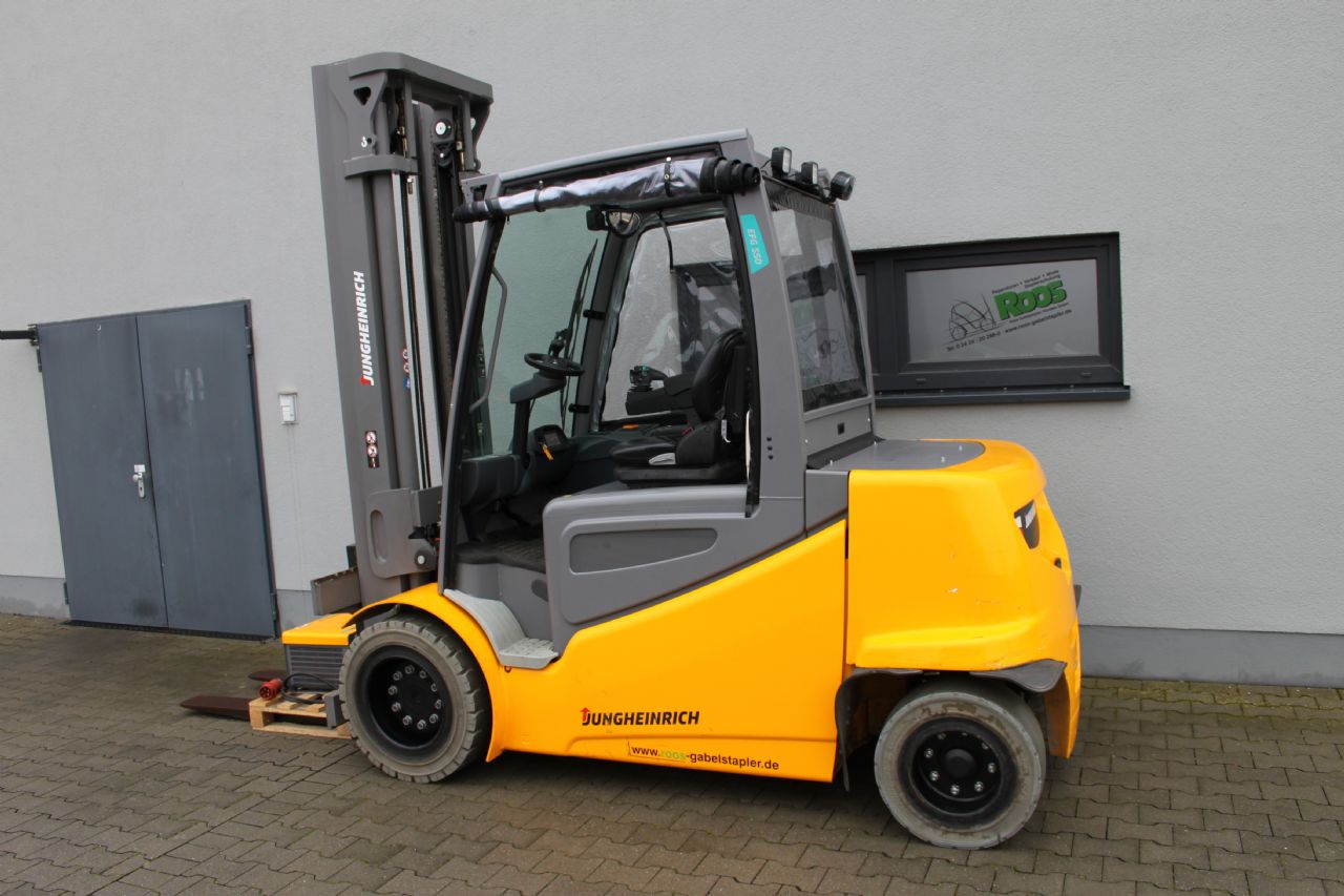 Jungheinrich EFG S50 G 160 403ZT Elektro 4 Rad-Stapler www.roos-gabelstapler.de Jungheinrich EFG S50 G 160 403ZT Elektro 4 Rad-Stapler www.roos-gabelstapler.de