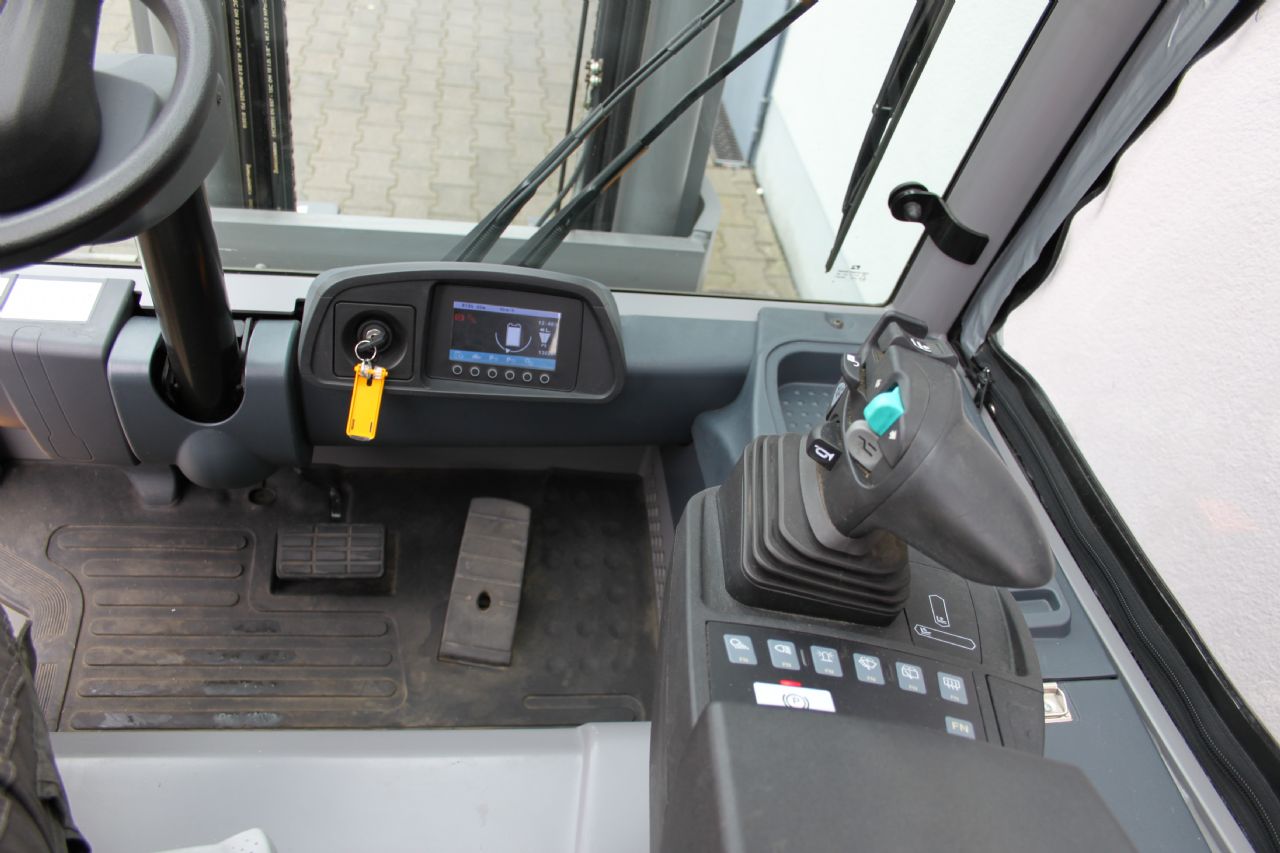 Jungheinrich EFG S50 G 160 403ZT Elektro 4 Rad-Stapler www.roos-gabelstapler.de Jungheinrich EFG S50 G 160 403ZT Elektro 4 Rad-Stapler www.roos-gabelstapler.de