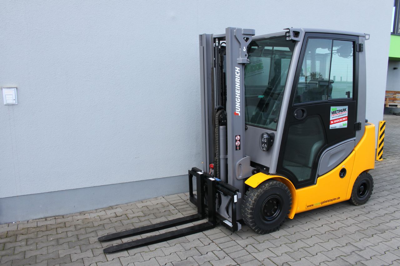 Jungheinrich DFG 320s G+E 115-310ZZ Dieselstapler www.roos-gabelstapler.de
