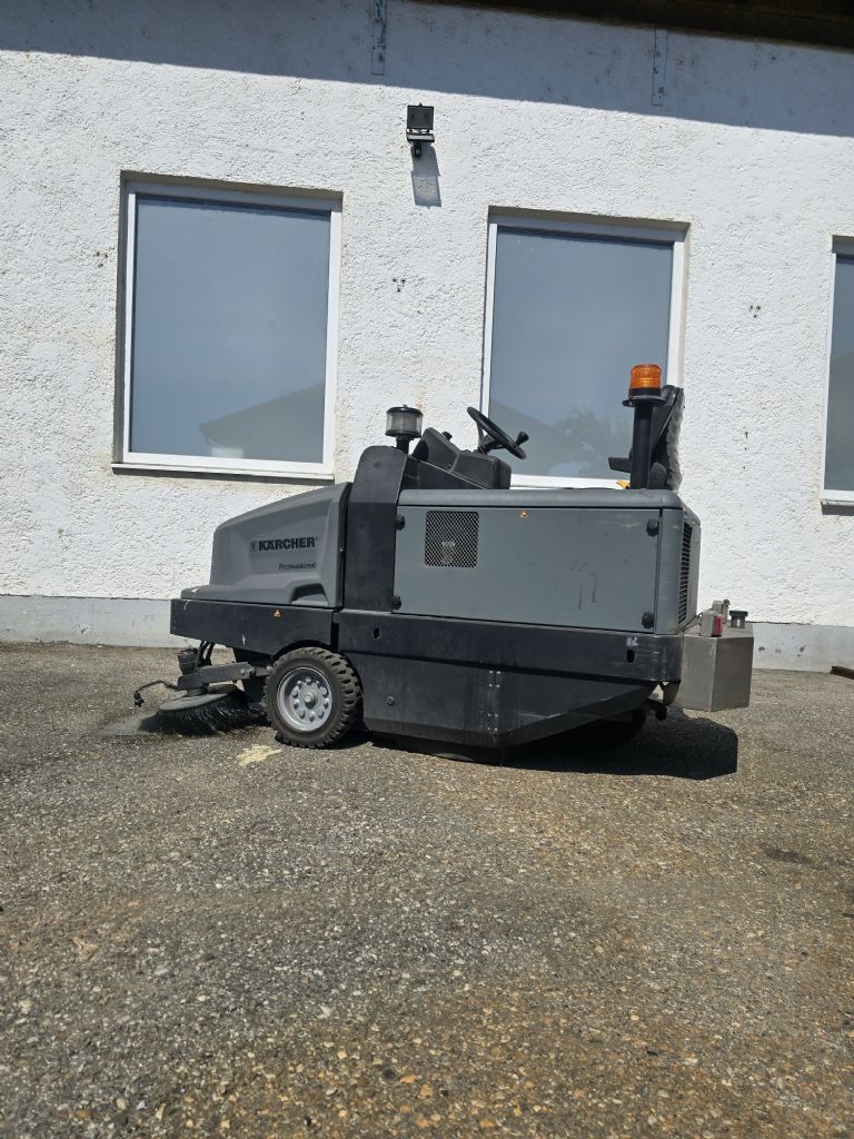 Krcher KM 130/300R D Kehrmaschinen www.rs-staplertechnik.de