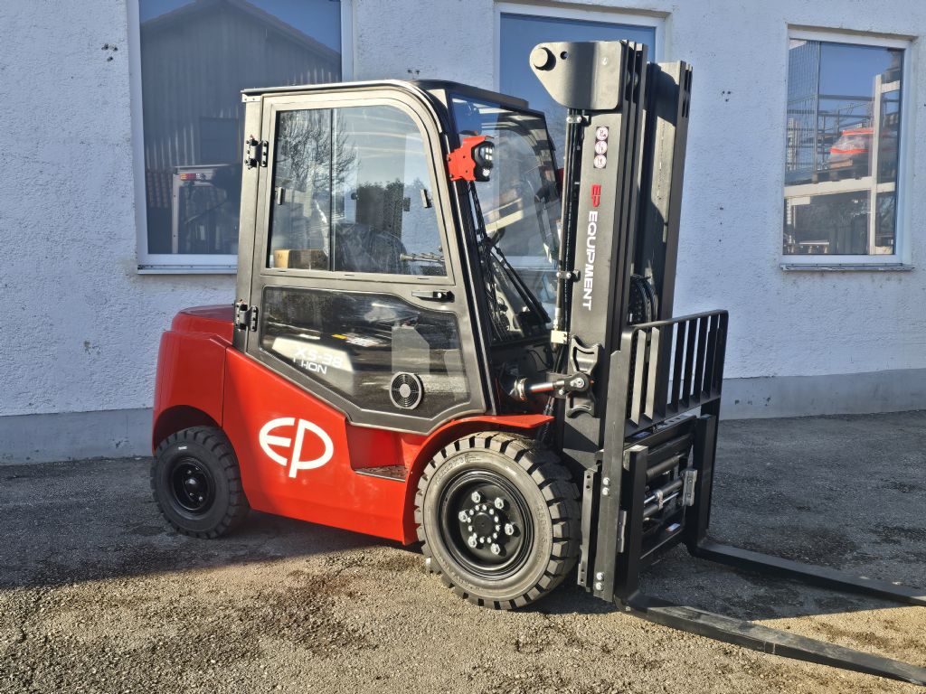 EP X5-38 Elektro 4 Rad-Stapler www.rs-staplertechnik.de