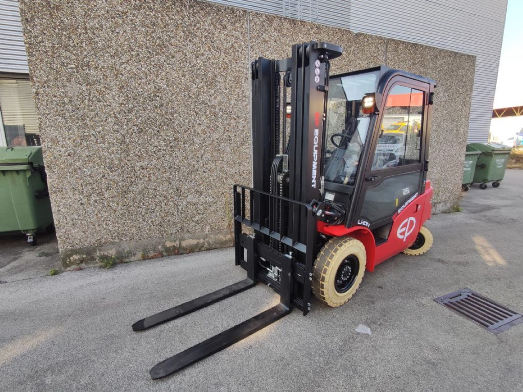 EP EFL253P Elektro 4 Rad-Stapler www.rs-staplertechnik.de