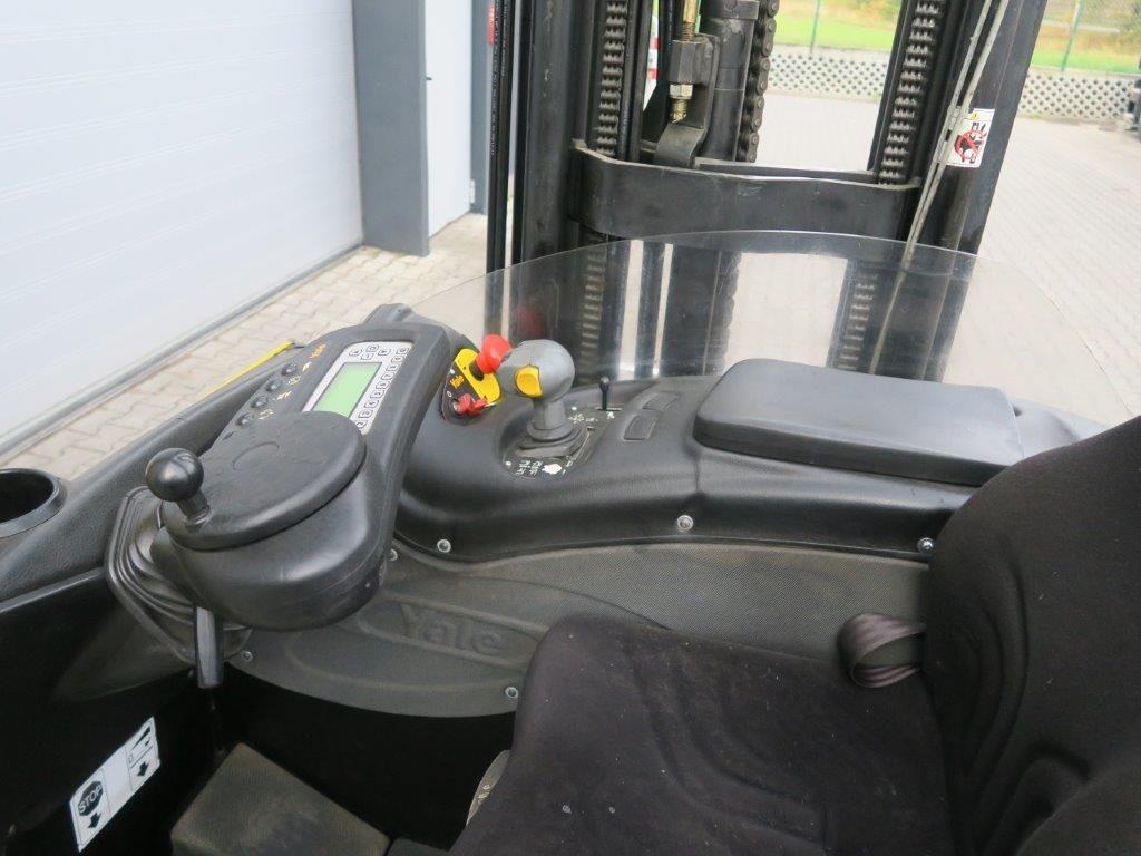 Yale-MR14H - TRIPLEX-Schubmaststapler-www.sago-online.com