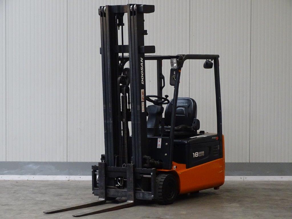 Doosan-B18T-5 - TRIPLEX-Elektro 3 Rad-Stapler-http://www.sago-online.com