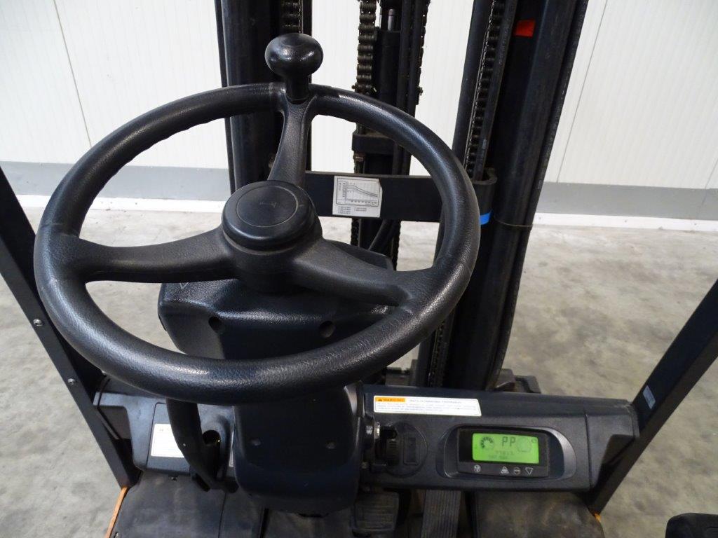 Doosan-B18T-5 - TRIPLEX-Elektro 3 Rad-Stapler sago-online.com