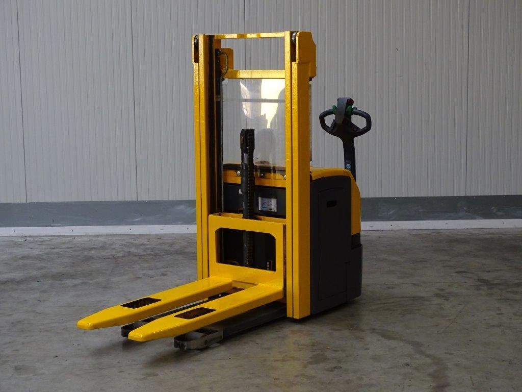 Jungheinrich-EJC212-Hochhubwagen-http://www.sago-online.com