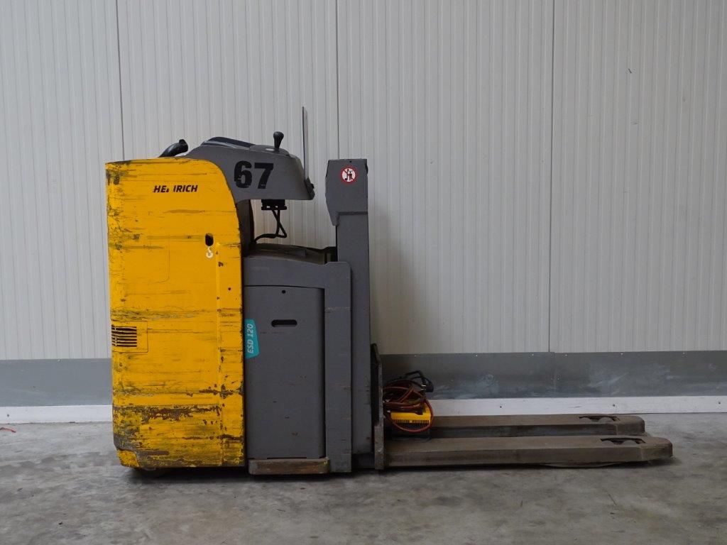 Jungheinrich-ESD120 - Sitzstapler - Initialhub-Doppelstockstapler-www.sago-online.com