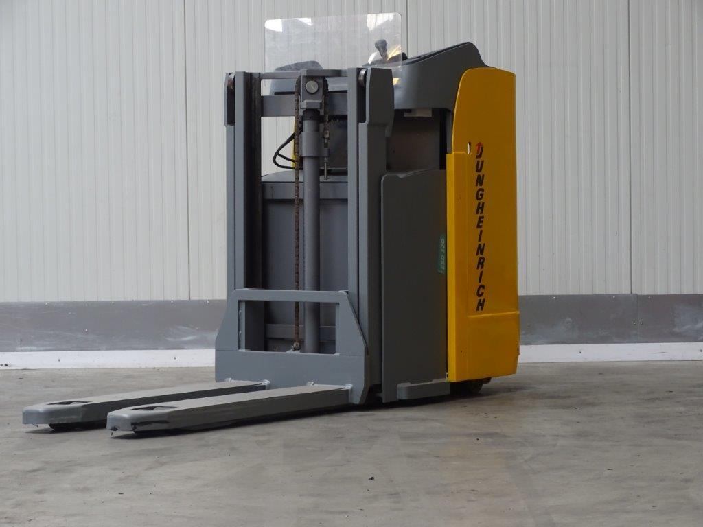 Jungheinrich-ESD120-Fahrerstandstapler-http://www.sago-online.com