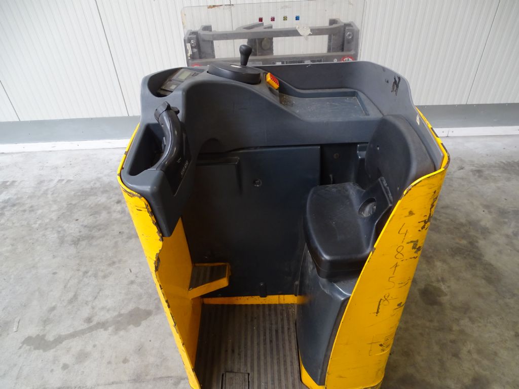 Jungheinrich-ESD 120 - Initialhub-Doppelstockstapler-www.sago-online.com