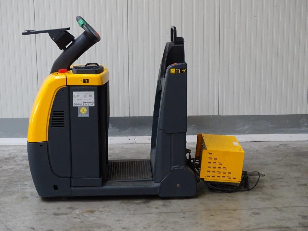 Jungheinrich-EZS 350-Schlepper-http://www.sago-online.com