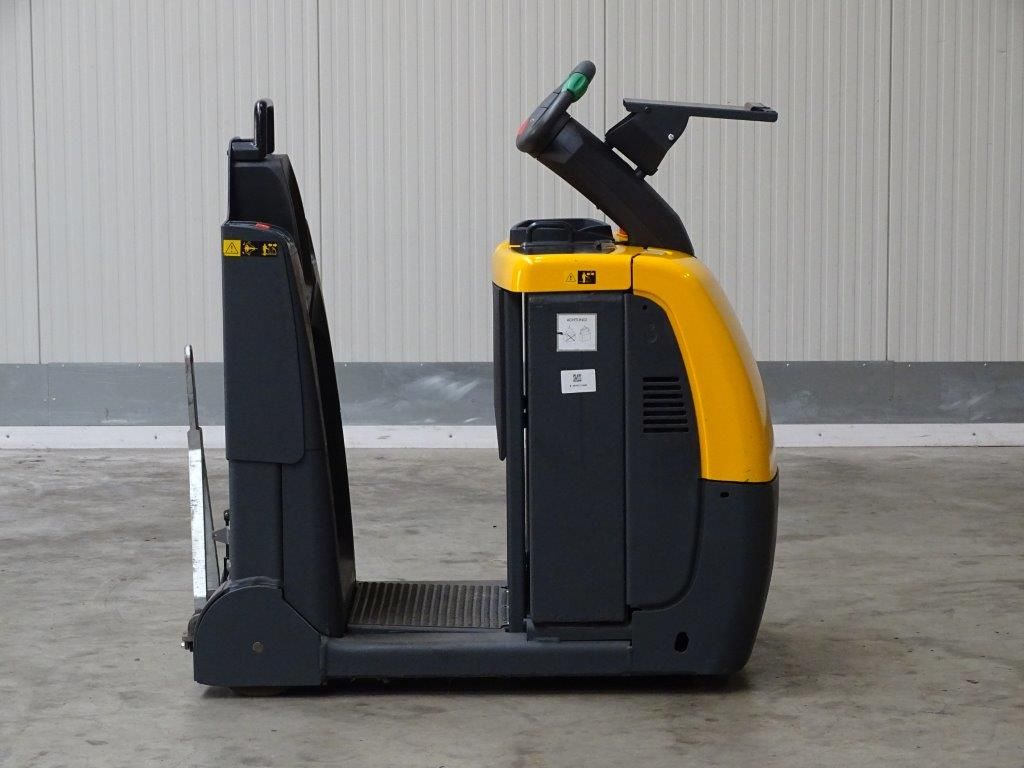 Jungheinrich-EZS 350-Schlepper-www.sago-online.com
