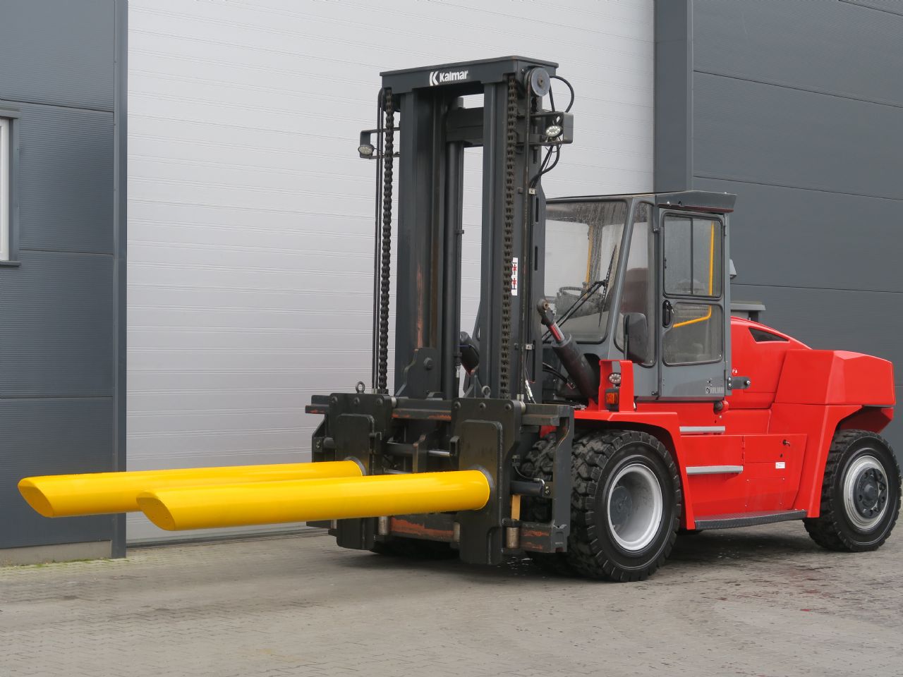 Kalmar-DCG150-12 - DORN-Dieselstapler-http://www.sago-online.com