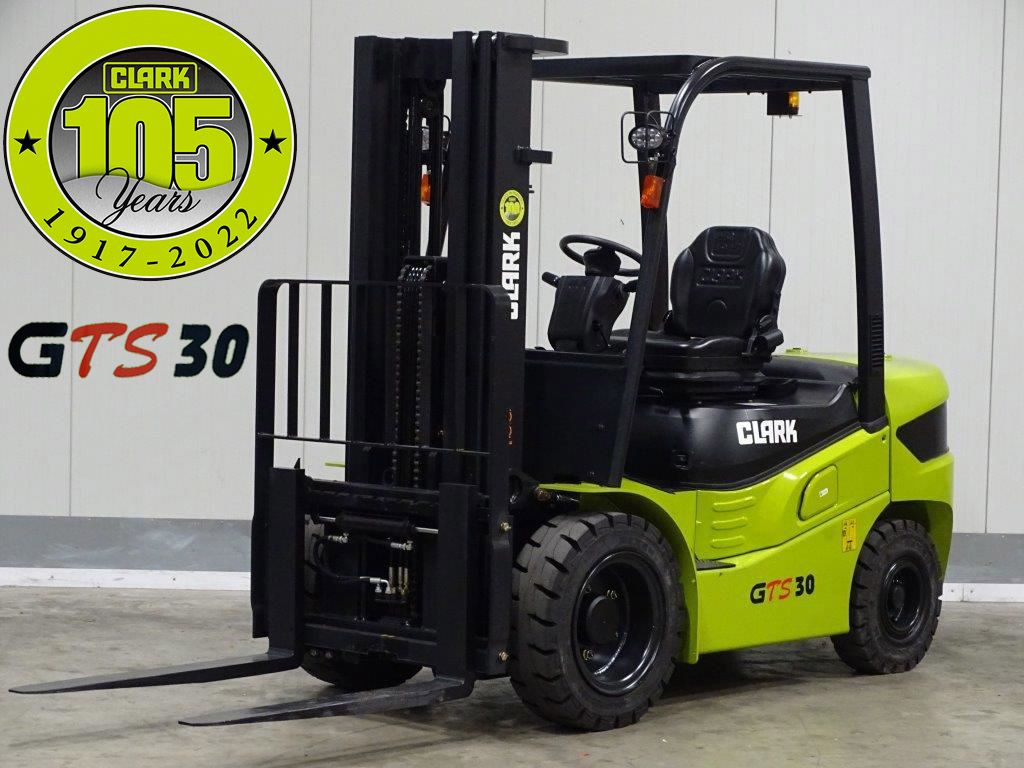 Clark-GTS30 -NEU- TRIPLEX - DPF-Dieselstapler-www.sago-online.com