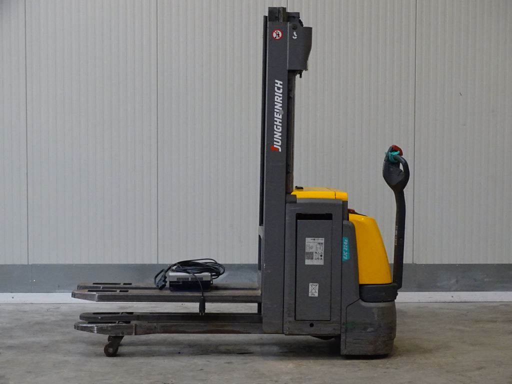 Jungheinrich-EJC214z - Initialhub-Hochhubwagen-http://www.sago-online.com
