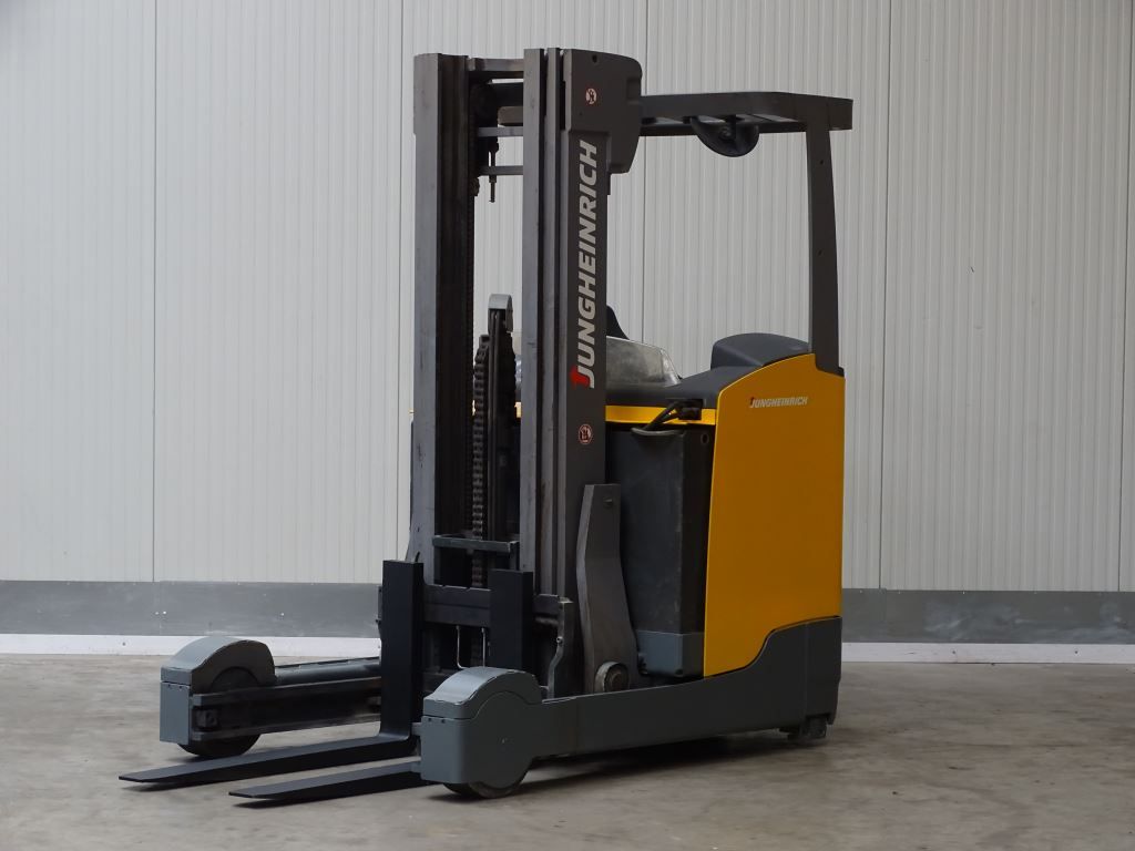 Jungheinrich-ETV325-Schubmaststapler-http://www.sago-online.com