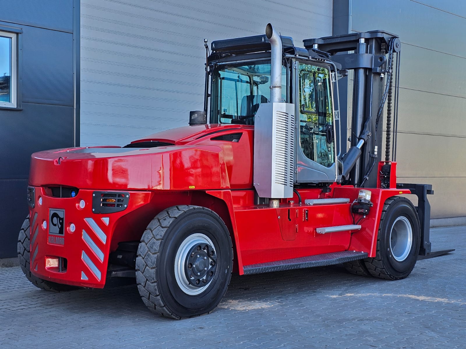 Kalmar-DCG160-12-Dieselstapler-www.sago-online.com