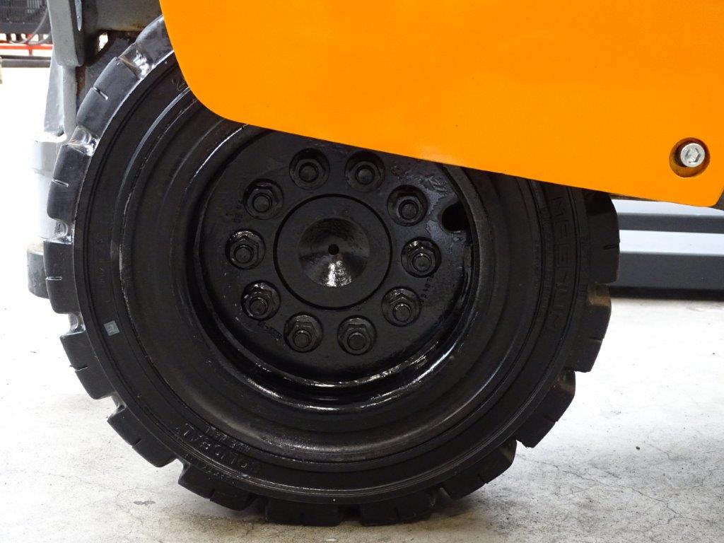 Hubtex-DQ45-G - TRIPLEX-Vierwege Seitenstapler-www.sago-online.com