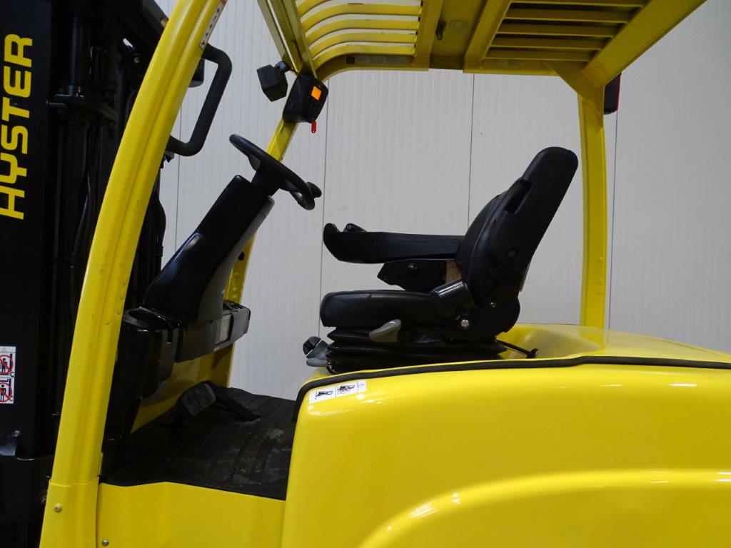 Hyster-J2.5XN - TRIPLEX-Elektro 4 Rad-Stapler sago-online.com