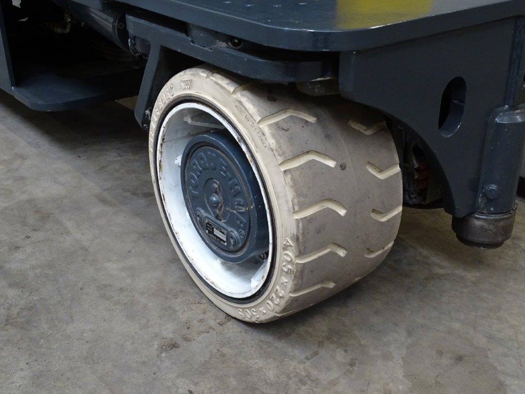 Combilift C4000ET - TRIPLEX Vierwege Seitenstapler kloz-stapler.de