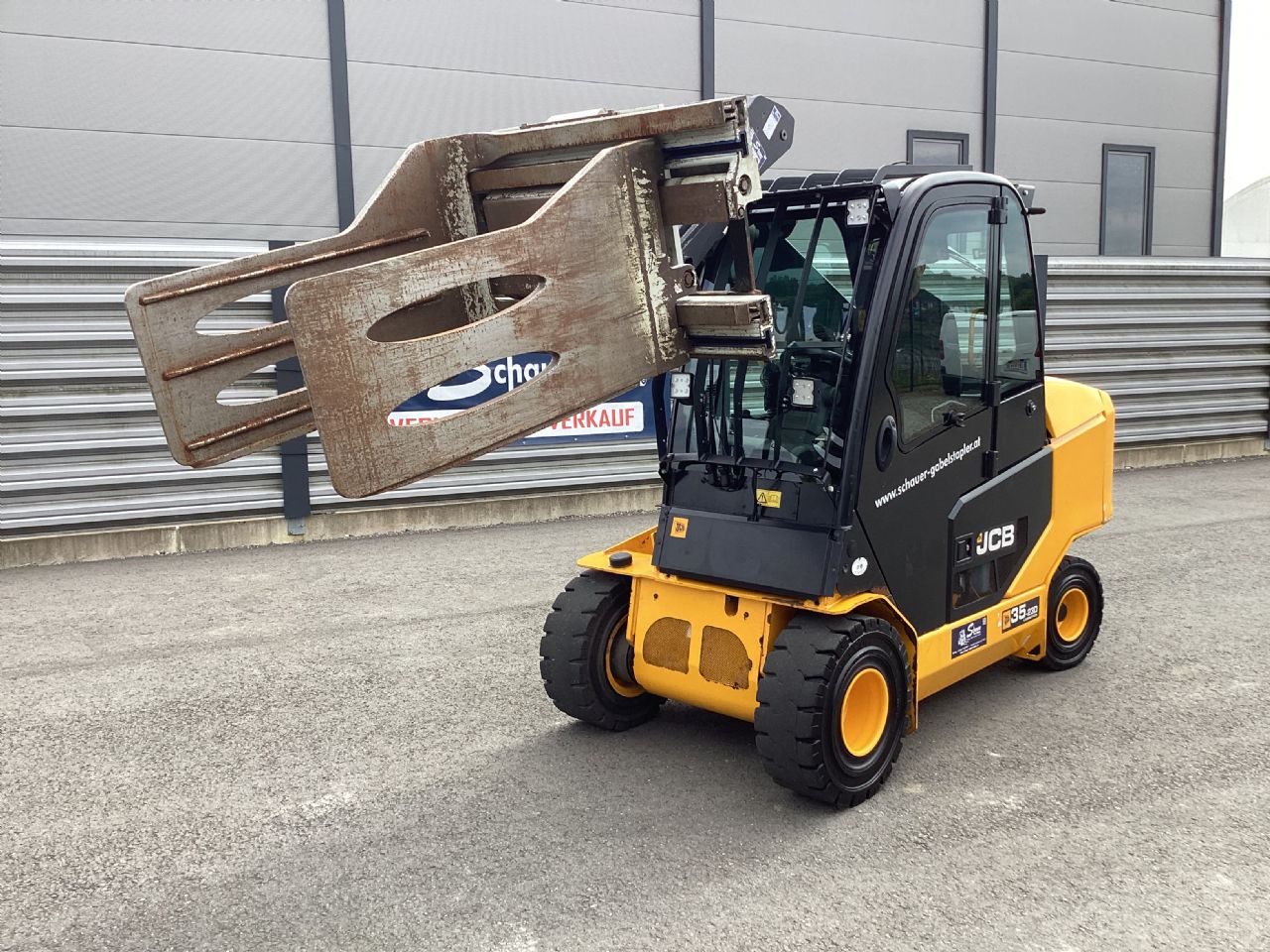 JCB 35-23D-2WD Teleskopstapler www.schauer-gabelstapler.at