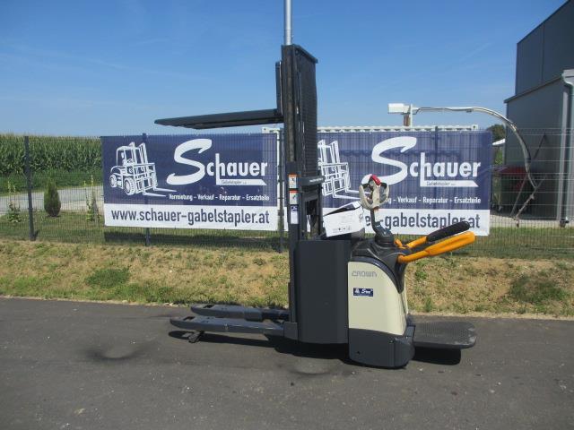 Crown DT3040 Hochhubwagen www.schauer-gabelstapler.at