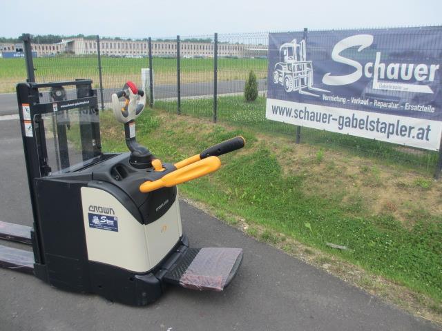 Crown DT3040 TL 2100  www.schauer-gabelstapler.at