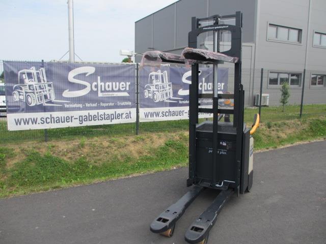 Crown DT3040 TL 2100 Niederhubwagen www.schauer-gabelstapler.at Crown DT3040 TL 2100 Niederhubwagen www.schauer-gabelstapler.at