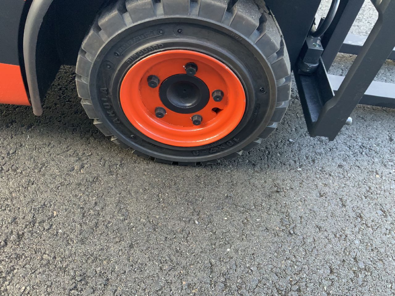 Linde H16D-01 Dieselstapler www.schauer-gabelstapler.at Linde H16D-01 Dieselstapler www.schauer-gabelstapler.at