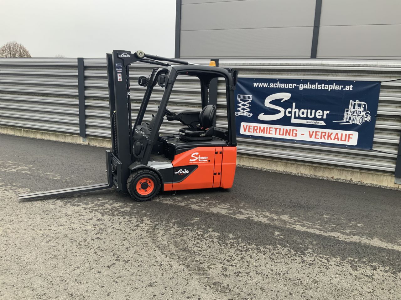 Linde E16-02 Elektro 3 Rad-Stapler www.schauer-gabelstapler.at