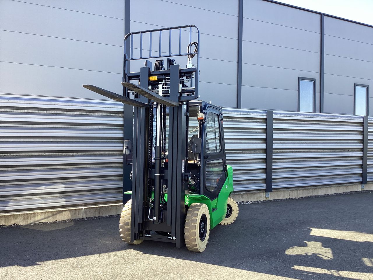 Noblelift CPD25A T4800 Elektrostapler www.schauer-gabelstapler.at