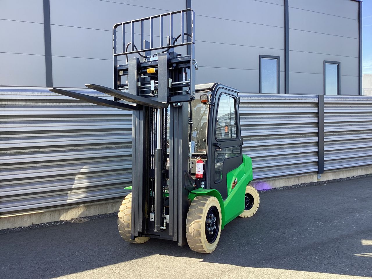 Noblelift FE4P38Q T4800 Elektro 4 Rad-Stapler www.schauer-gabelstapler.at