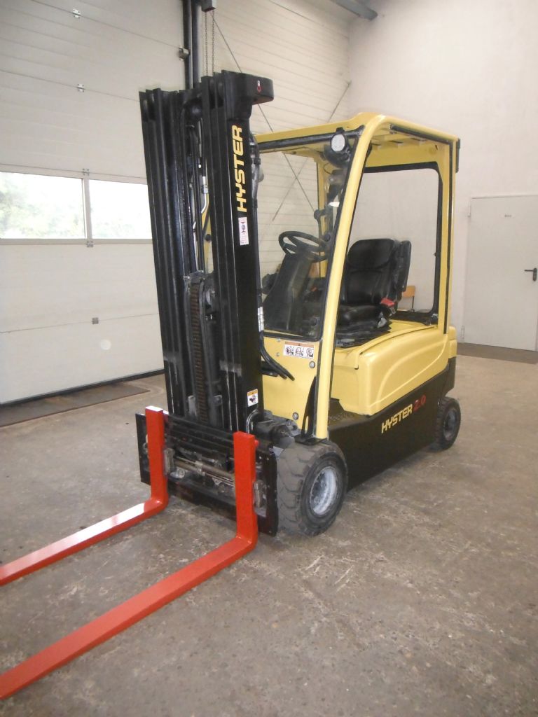Hyster J2.0XN-LWB Elektro 4 Rad-Stapler www.schischke-conrads.de
