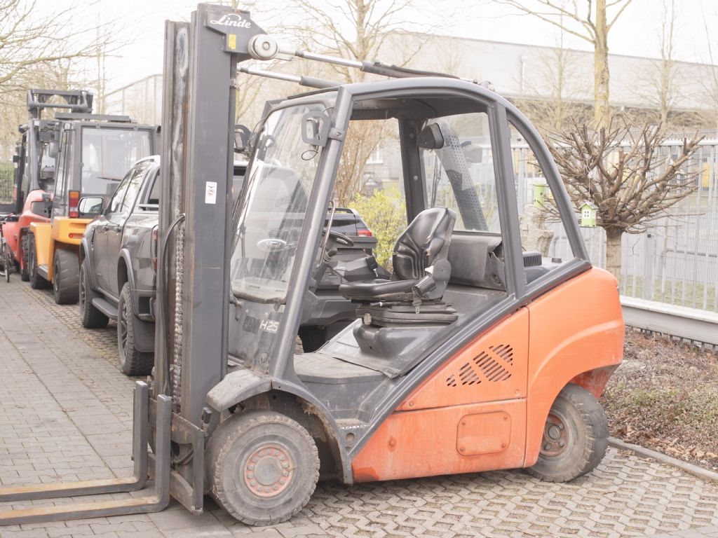 Linde-H25D-01-Diesel Forklift-www.gabelstapler-schmidt.de