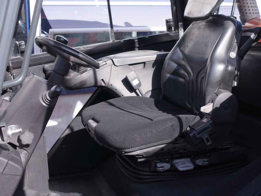 Linde-H30T EVO-Treibgasstapler-www.gabelstapler-schmidt.de