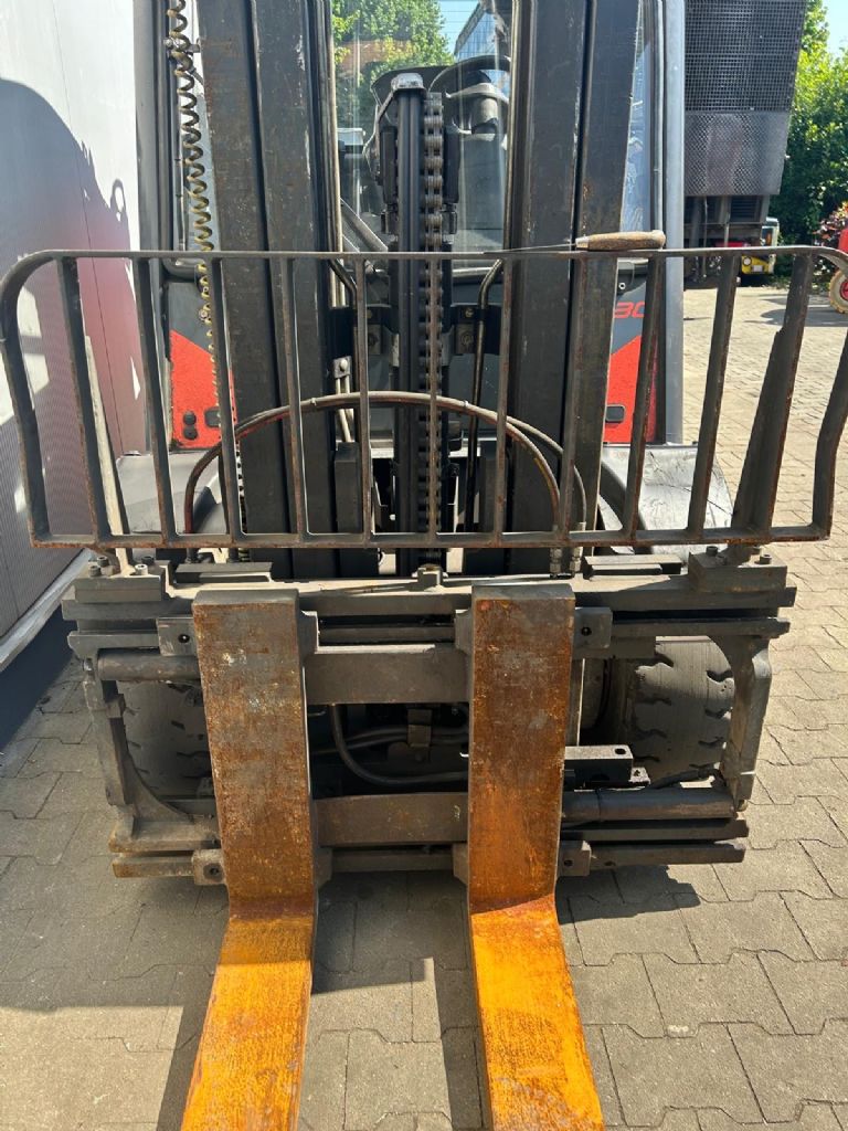 Linde-H30D-02 EVO-Dieselstapler-www.gabelstapler-schmidt.de