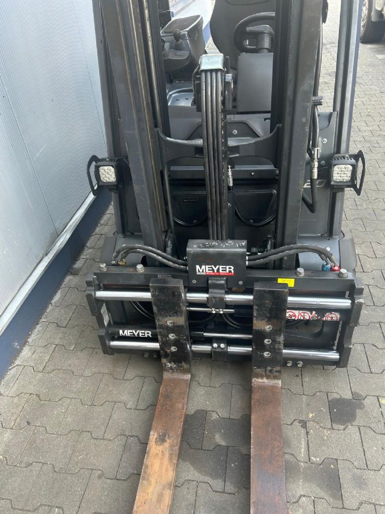 Linde-E20PL -02 EVO-Elektro 4 Rad-Stapler-www.gabelstapler-schmidt.de