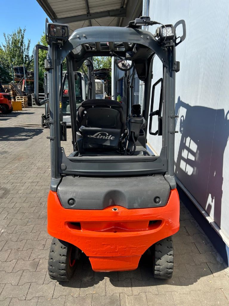 Linde-E20PL -02 EVO-Elektro 4 Rad-Stapler-www.gabelstapler-schmidt.de