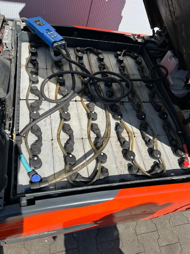 Linde-E20PL -02 EVO-Elektro 4 Rad-Stapler-www.gabelstapler-schmidt.de