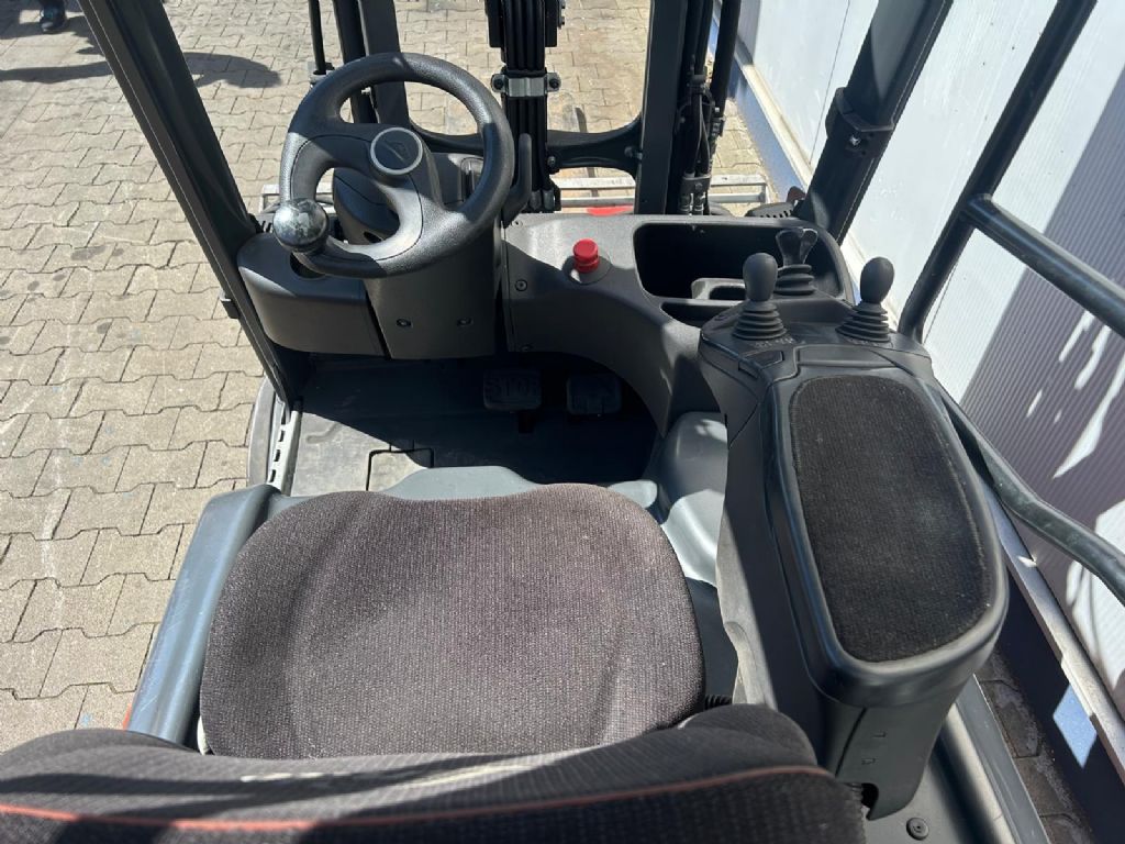 Linde-E20PL -02 EVO-Elektro 4 Rad-Stapler-www.gabelstapler-schmidt.de