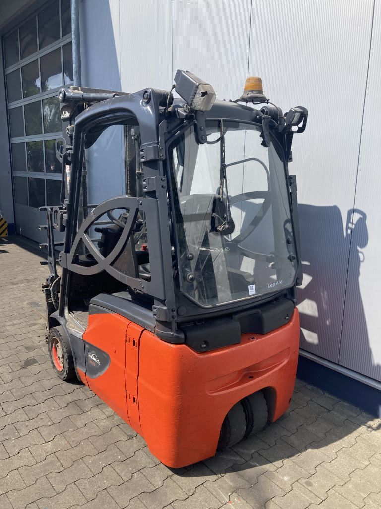 Linde-E16C-02-Elektro 3 Rad-Stapler-www.gabelstapler-schmidt.de