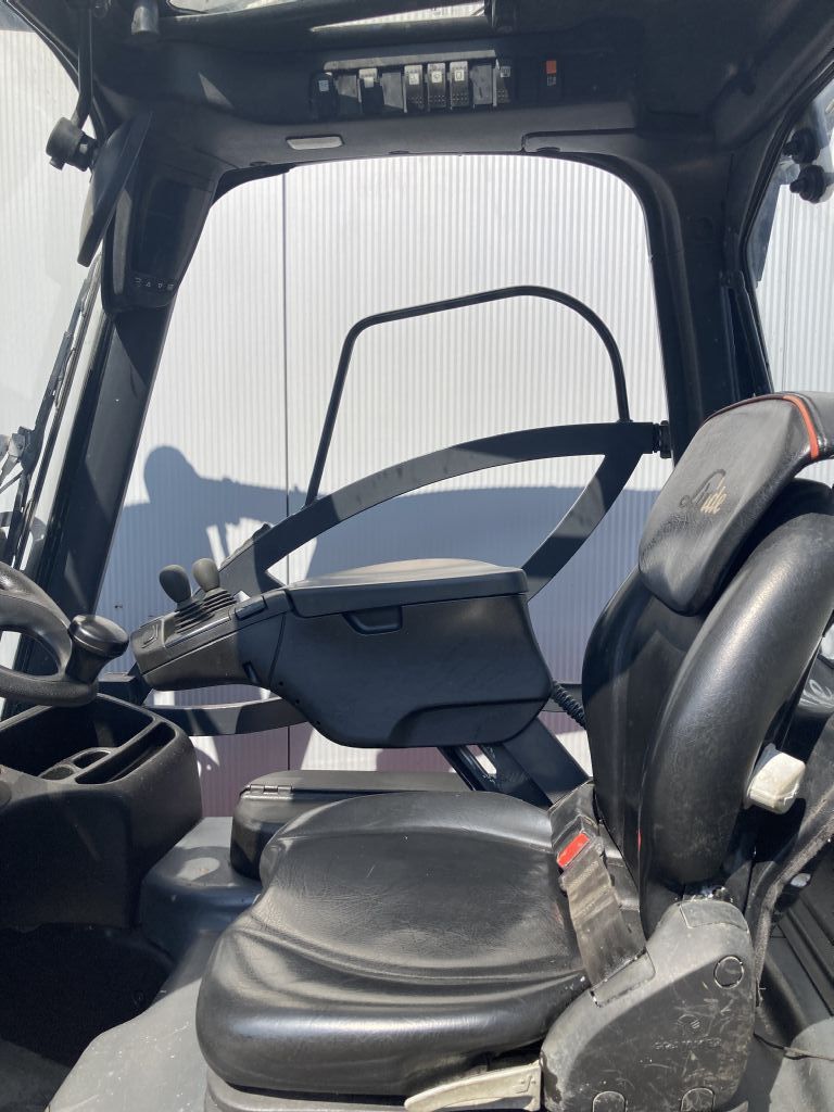 Linde-E16C-02-Elektro 3 Rad-Stapler-www.gabelstapler-schmidt.de