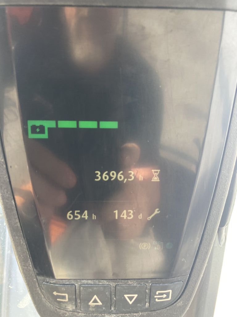 Linde-E16C-02-Elektro 3 Rad-Stapler-www.gabelstapler-schmidt.de