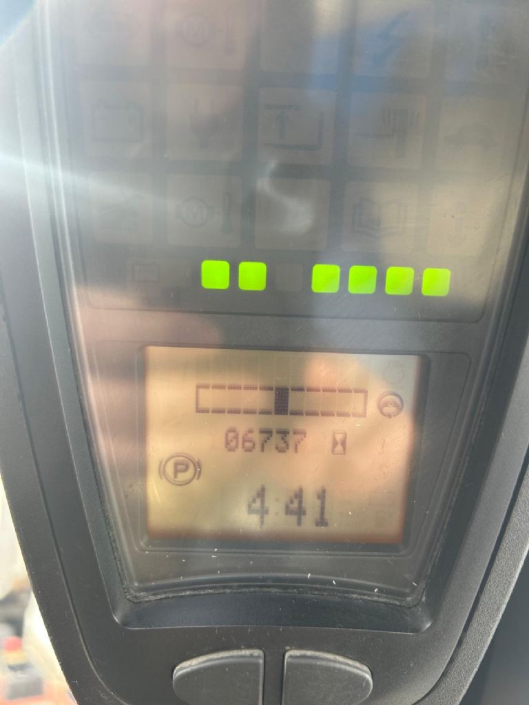 Linde-E 25 HL-01-Elektro 4 Rad-Stapler-www.gabelstapler-schmidt.de