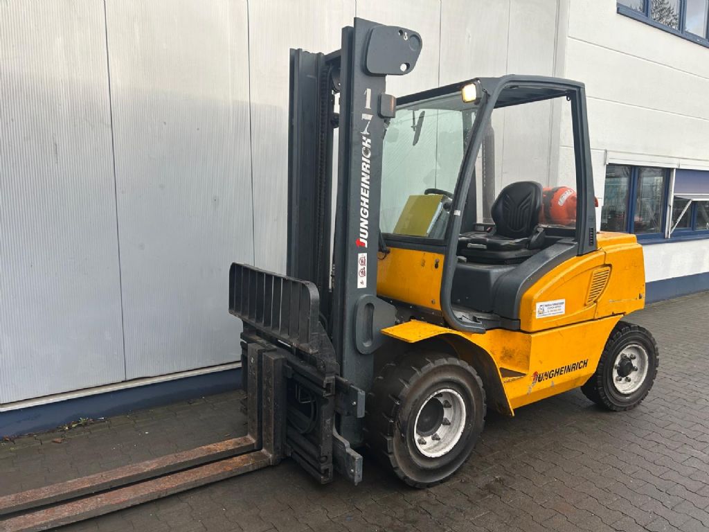 Jungheinrich-TFG 540s-Treibgasstapler-www.gabelstapler-schmidt.de