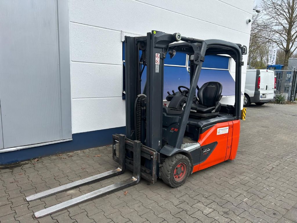 Linde-E16-02-Electric 3-wheel forklift-www.gabelstapler-schmidt.de