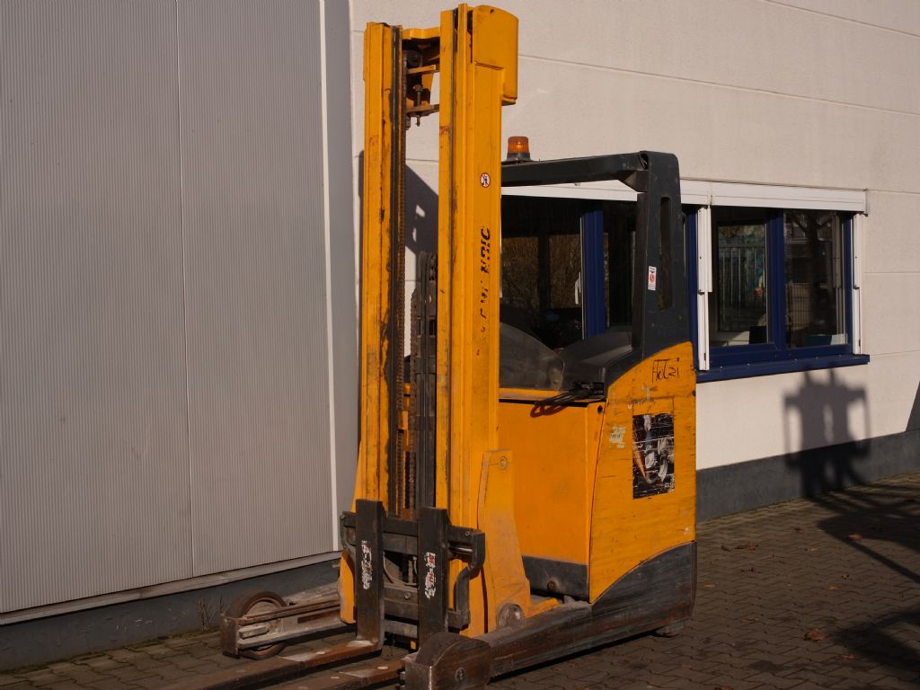 Jungheinrich-ETV 216-Schubmaststapler-www.gabelstapler-schmidt.de