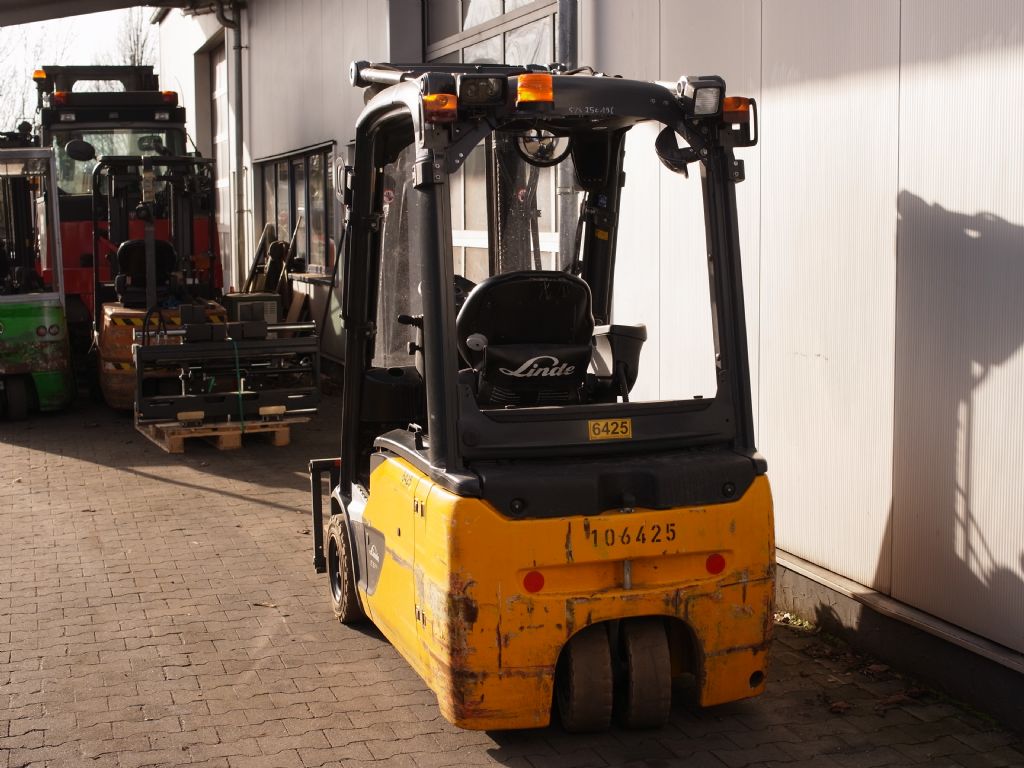 Linde-E16L-Elektro 3 Rad-Stapler-www.gabelstapler-schmidt.de