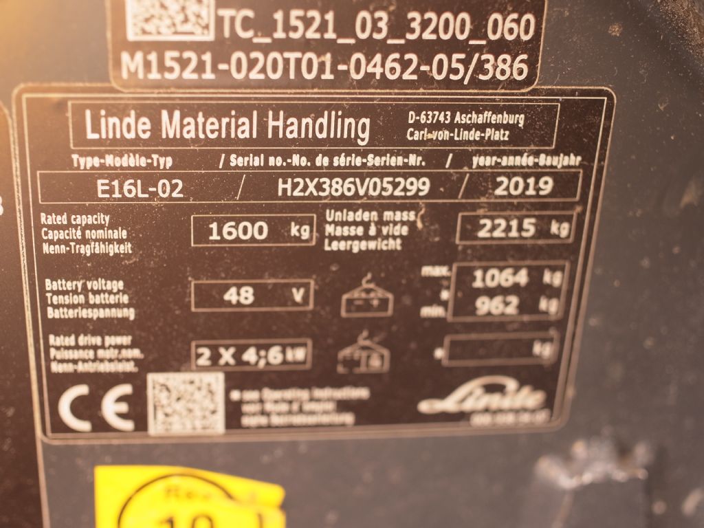 Linde-E16L-Elektro 3 Rad-Stapler-www.gabelstapler-schmidt.de