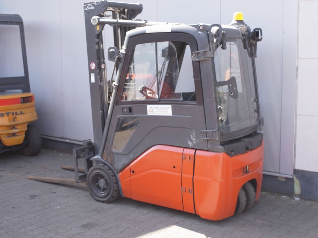 Linde-E16-01-Elektro 3 Rad-Stapler-www.gabelstapler-schmidt.de