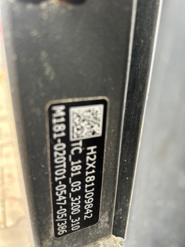 Linde-E20L-02 EVO-Elektro 3 Rad-Stapler-www.gabelstapler-schmidt.de